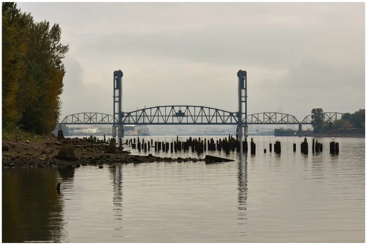 Cathedral Park - Dari Dock lookout, United States