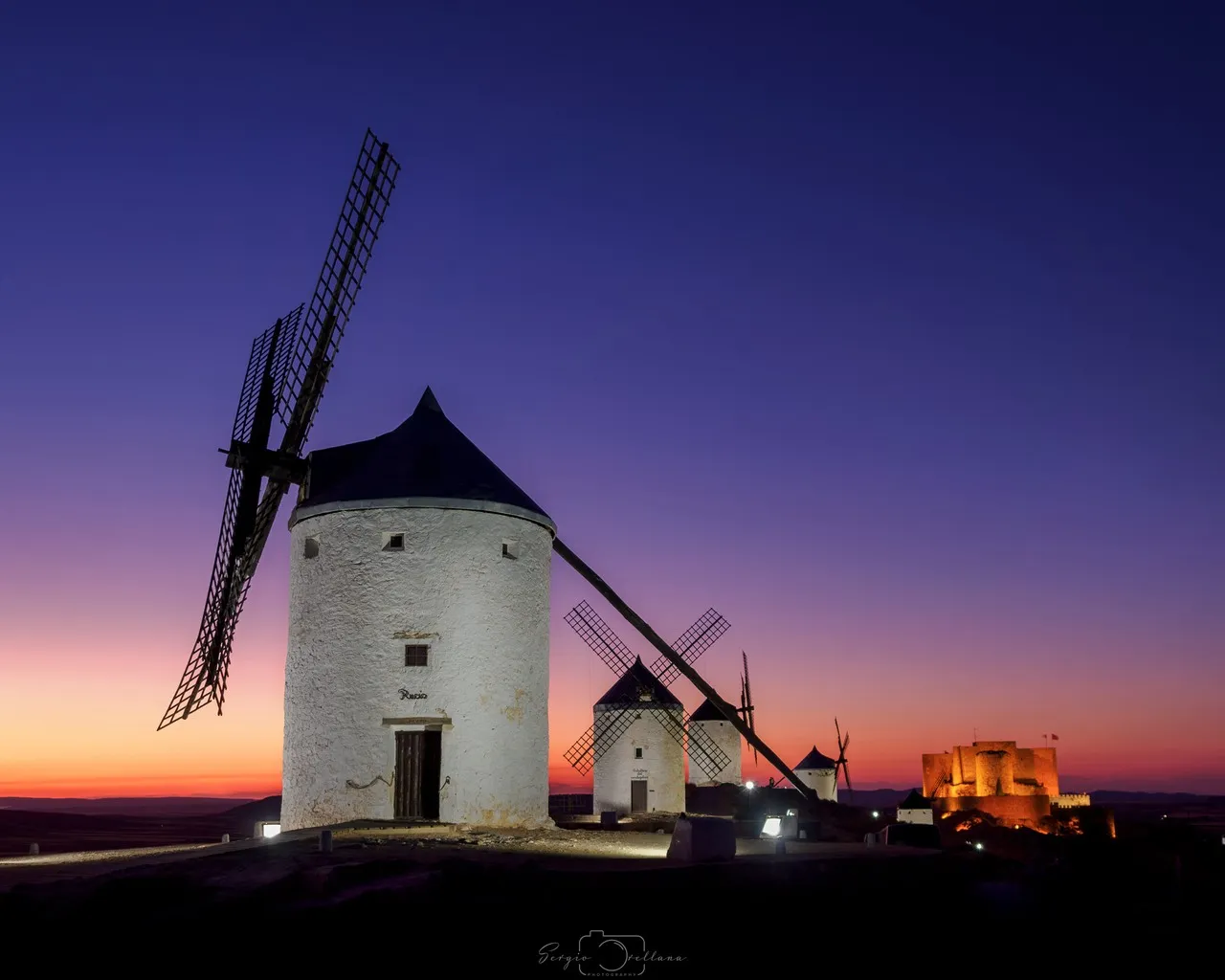 Molinos de Viento de Consuegra y Castillo - Spain